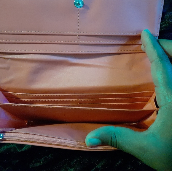 BCBG wallet - Picture 4 of 5